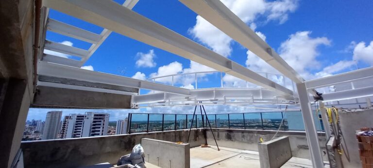 Cobertura em terraço – obra da CROM Engenharia